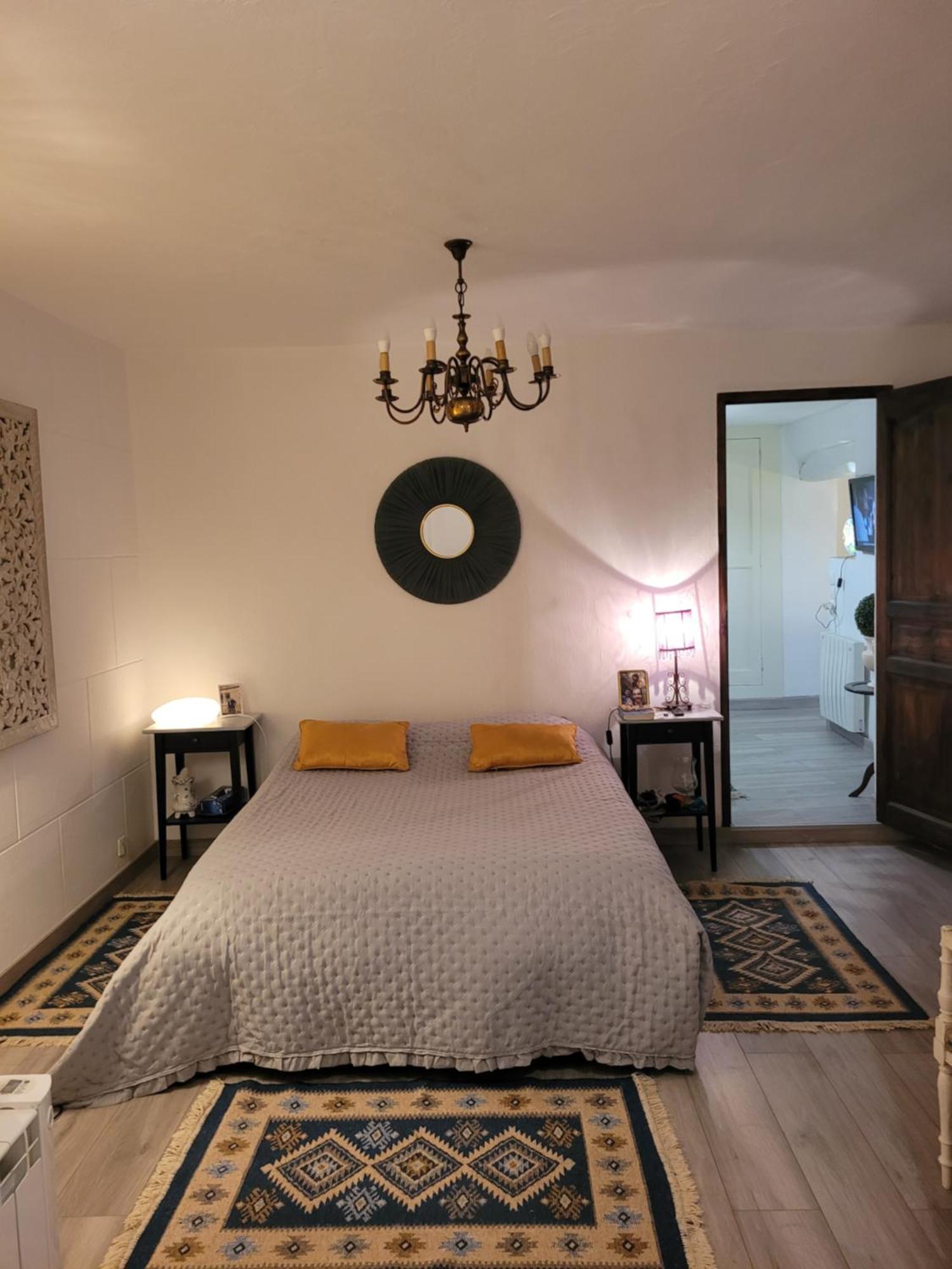 Le Rocher Appartement Cotignac Bagian luar foto
